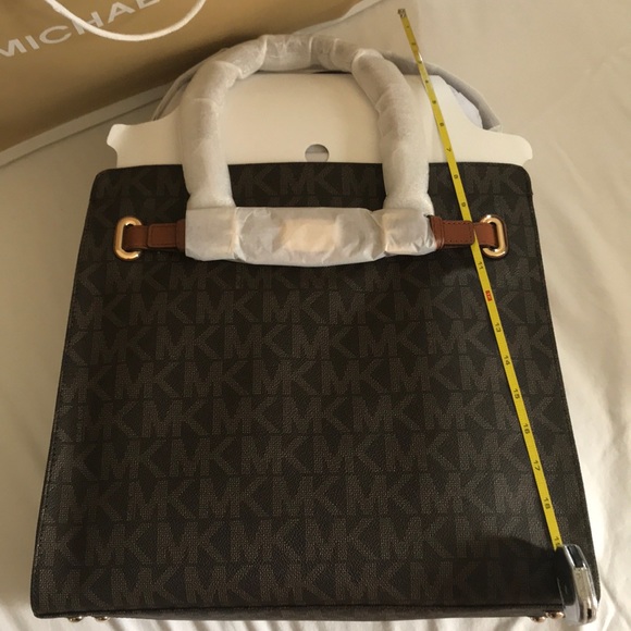 MK purse 💯 authentic NWT - Picture 2 of 4